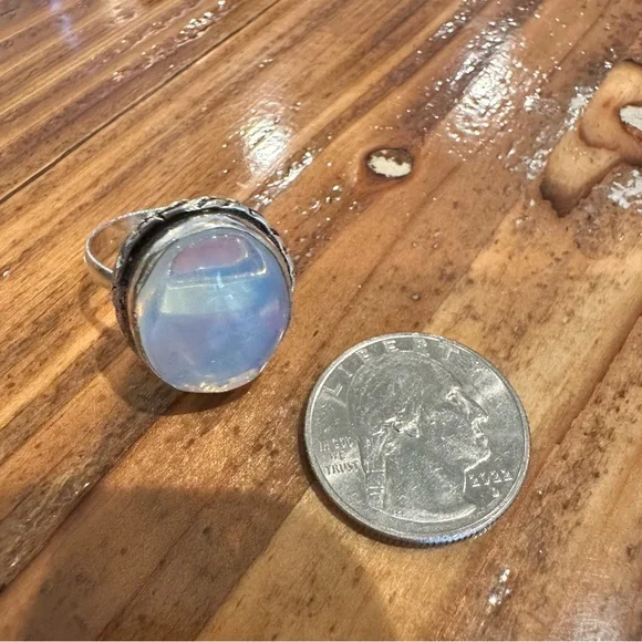 2100 Chic Silver and Opalescent StoneWomen's Ring - Picture 3 of 6